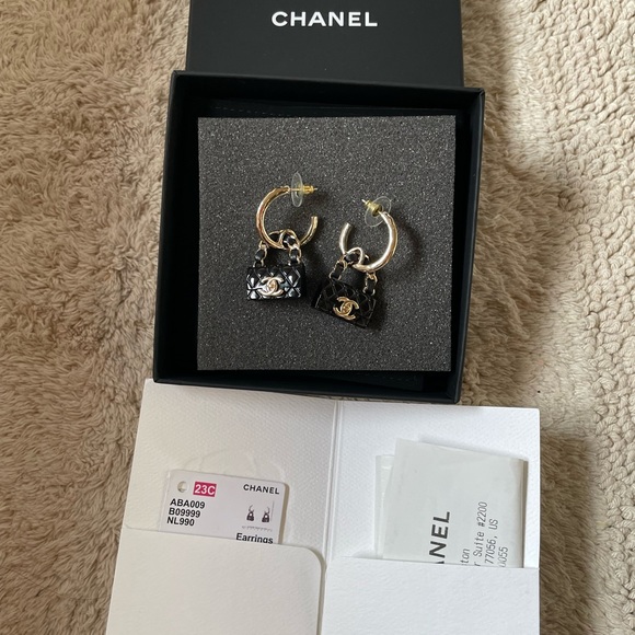 Chanel 23C earrings - Picture 3 of 3